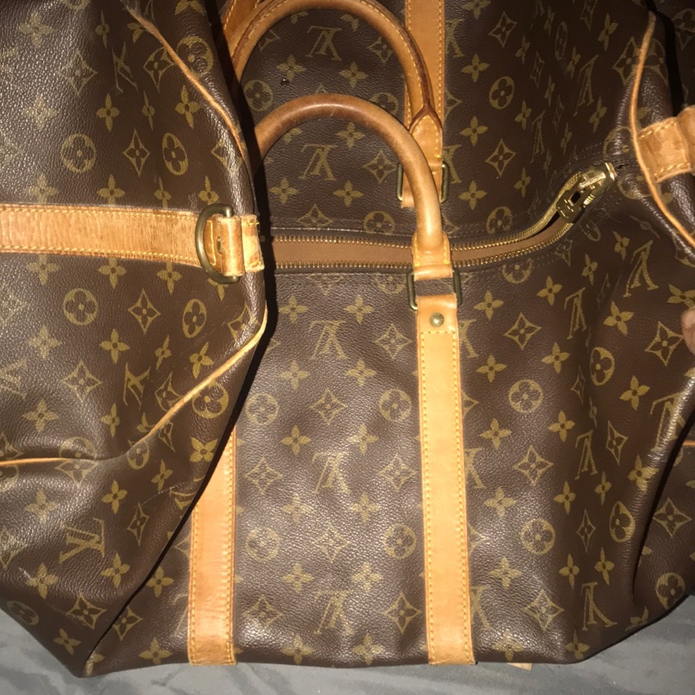 Louis  vutton big luggage/whateve bag
